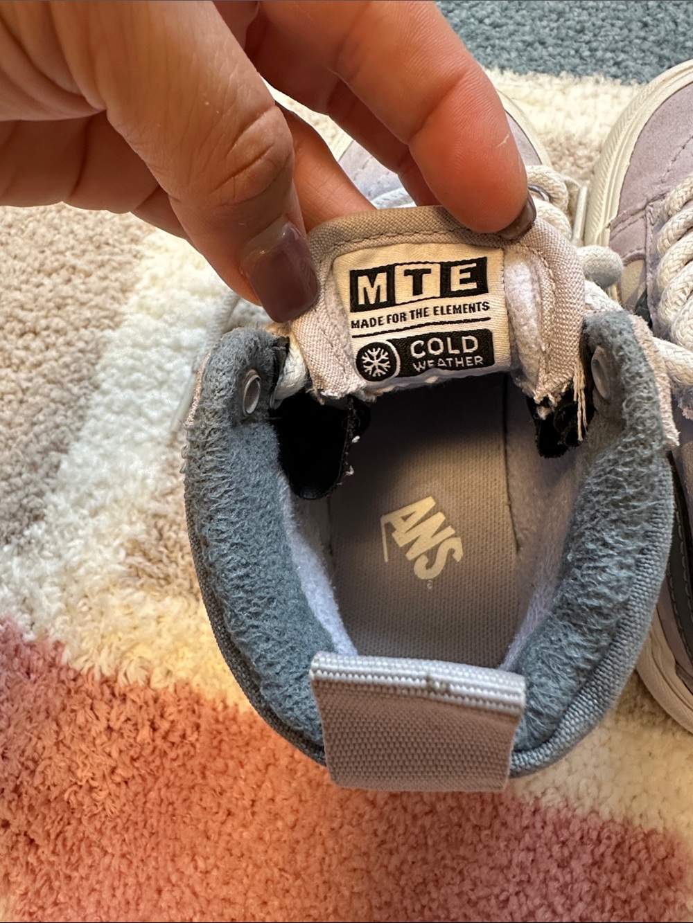 Vans - Picture 11 of 12